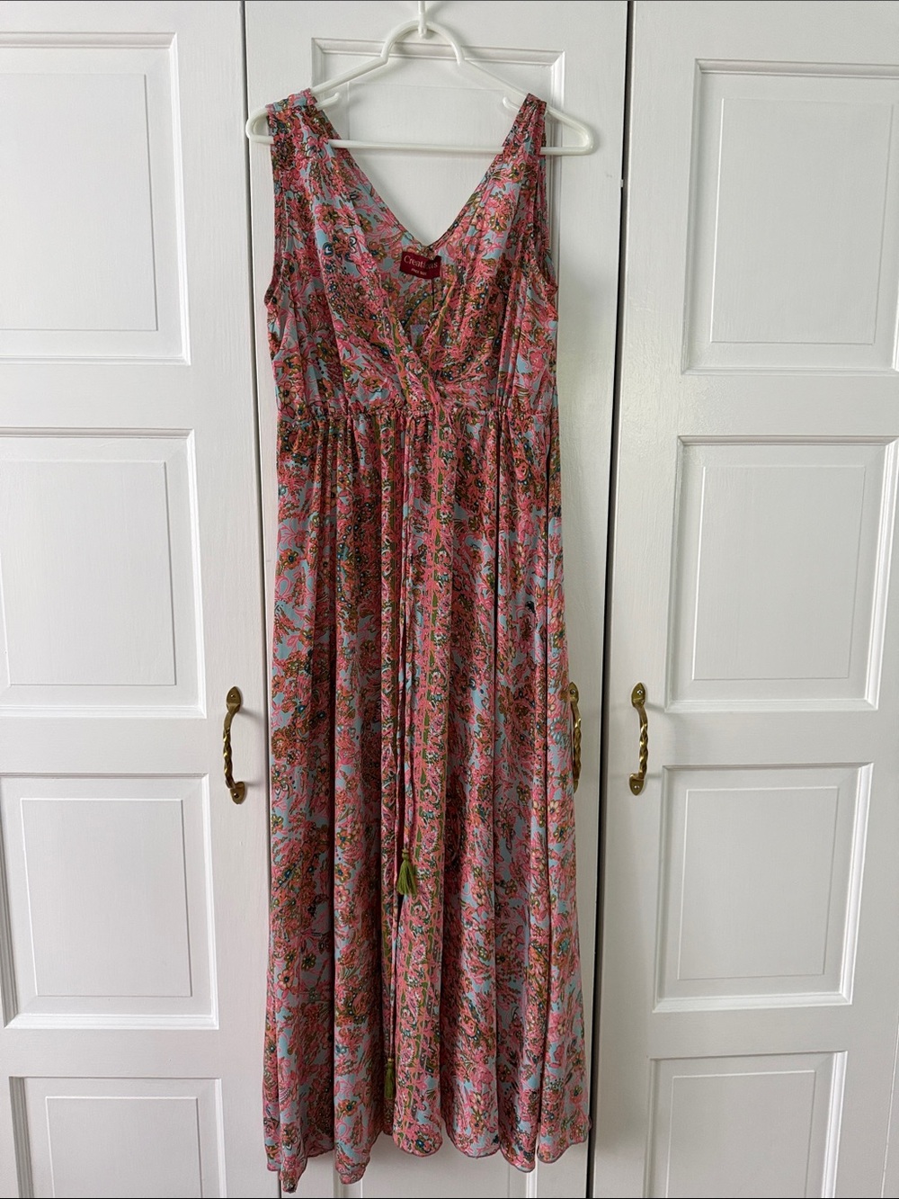 Floral Pink V-Neck Maxi Dress with Sleeveless Fit